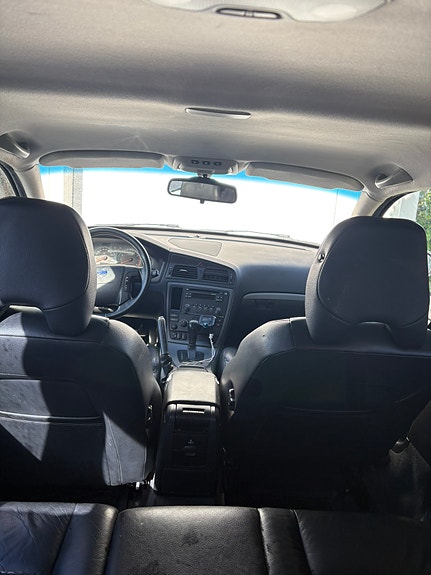 Volvo V70 6 of 9