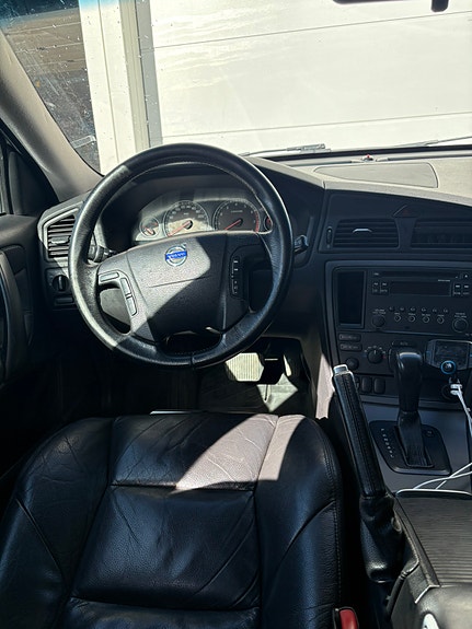 Volvo V70 9 of 9