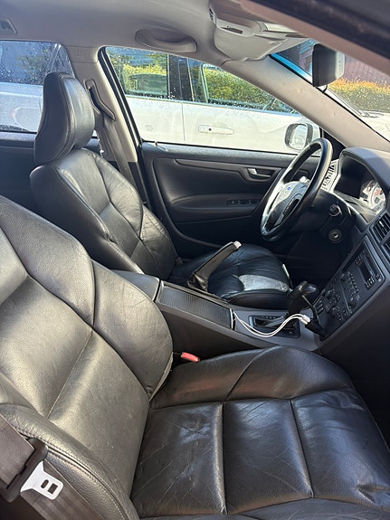 Volvo V70 8 of 9