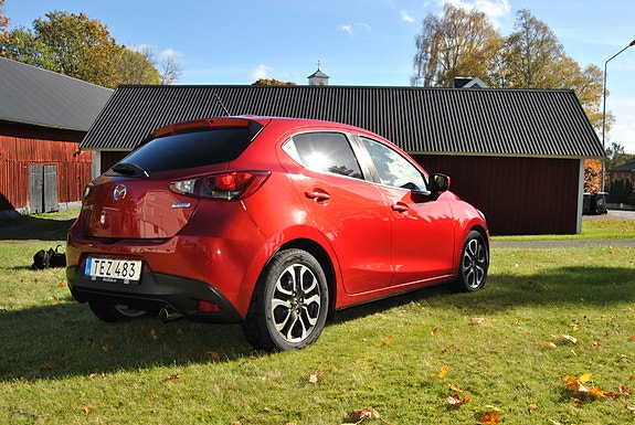 Mazda 2 6 of 17