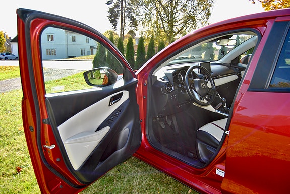 Mazda 2 12 of 17