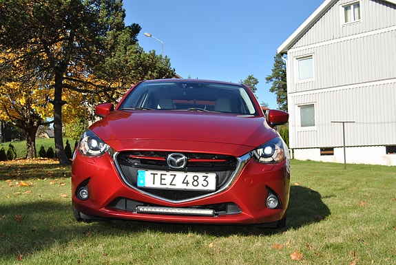 Mazda 2 4 of 17