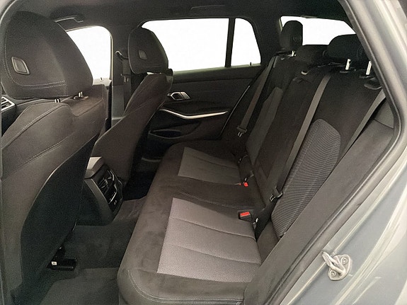 BMW 330e 15 of 30