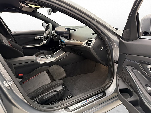 BMW 330e 14 of 30
