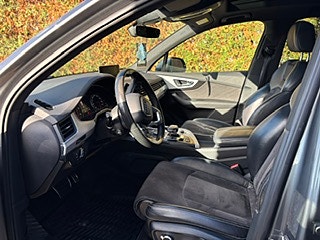 Audi Q7 8 of 9
