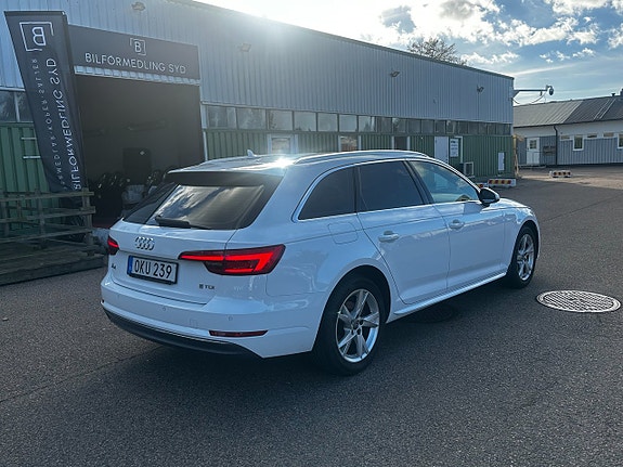 Audi A4 5 of 14