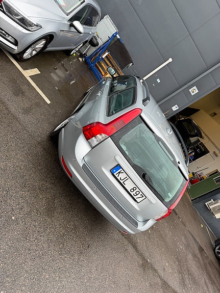 Volvo V50 2 of 5