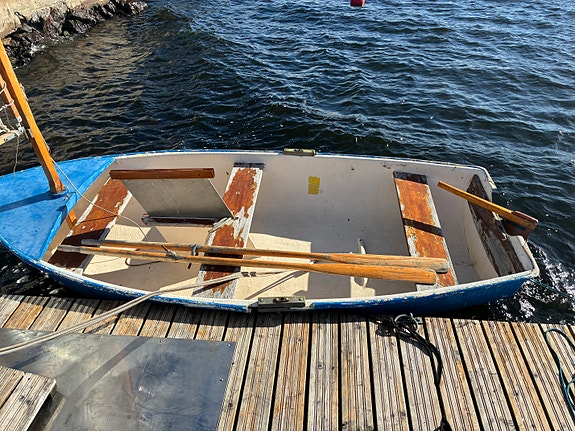 Trevlig och stadig specialbyggd segeljolle för nybörjare 3 of 6