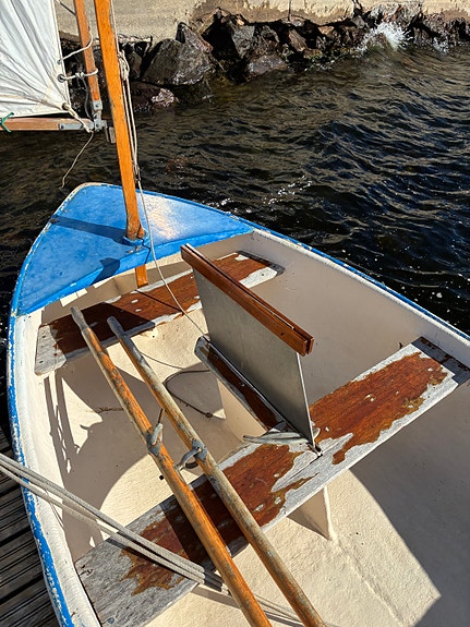 Trevlig och stadig specialbyggd segeljolle för nybörjare 4 of 6
