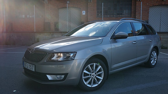 Skoda Octavia 2 of 24