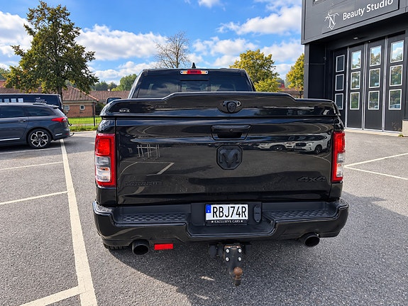 Dodge RAM 1500 8 of 13