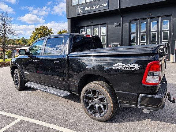 Dodge RAM 1500 4 of 13