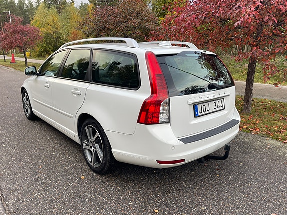 Volvo V50 3 of 7