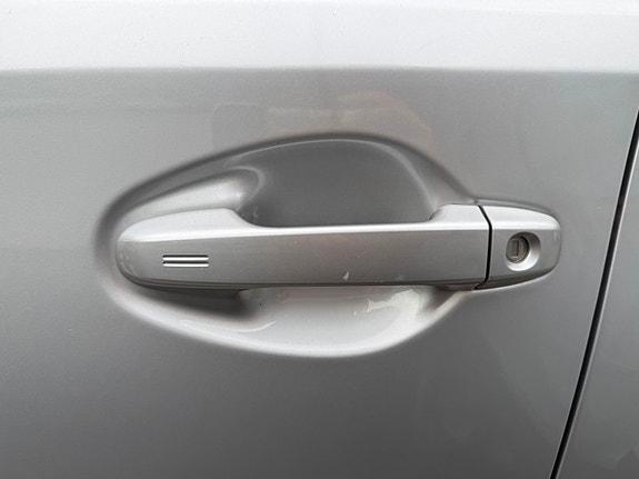 Toyota Auris 15 of 17