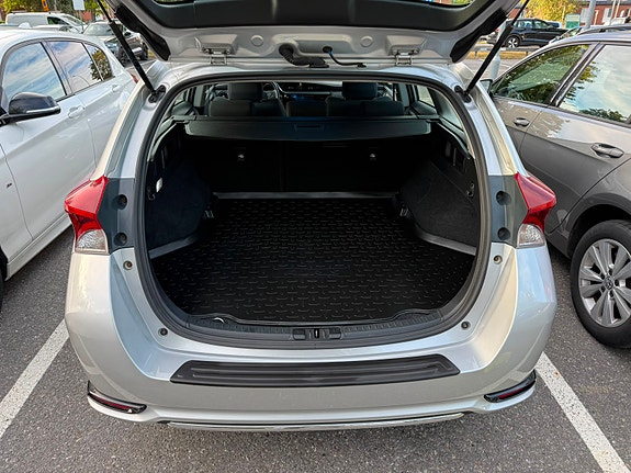 Toyota Auris 14 of 17