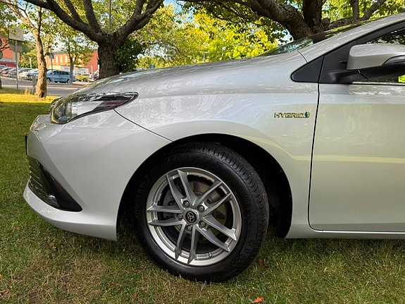 Toyota Auris 5 of 17