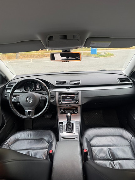 Volkswagen Passat 10 of 11