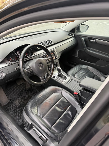 Volkswagen Passat 9 of 11
