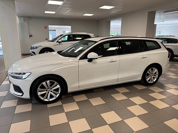 Volvo V60 2 of 13