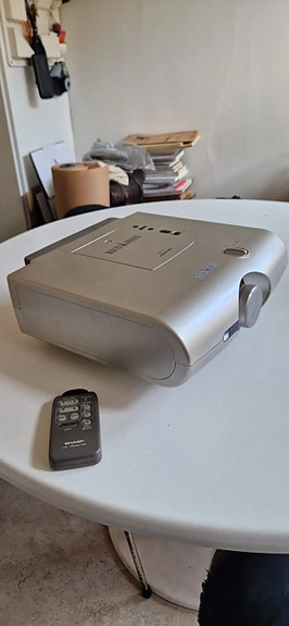 Sharp projektor – retrospel, PlayStation, VHS & DVD