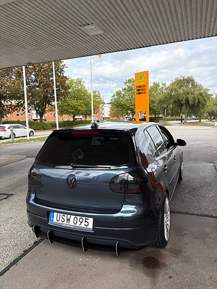 Volkswagen Golf V 8 of 11