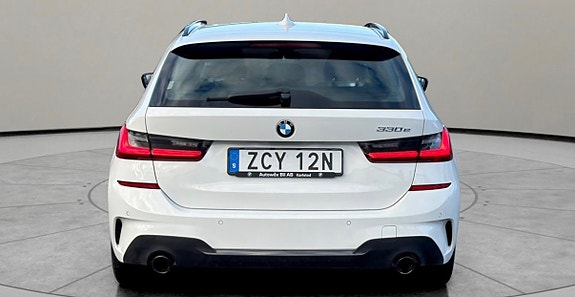 BMW 330e 4 of 7