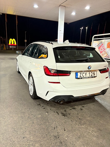 BMW 330e 2 of 7