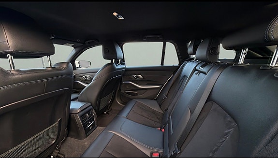 BMW 330e 7 of 7
