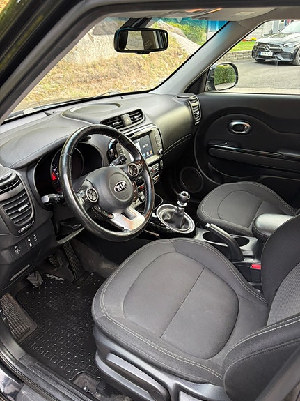 Kia Soul 3 of 9