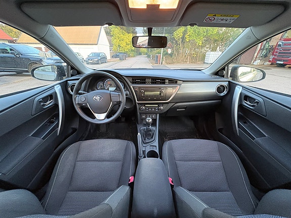 Toyota Auris 10 of 12