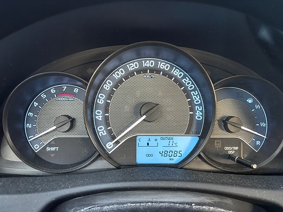 Toyota Auris 9 of 12
