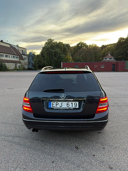 Mercedes-Benz C180 4 of 23