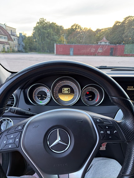 Mercedes-Benz C180 8 of 23