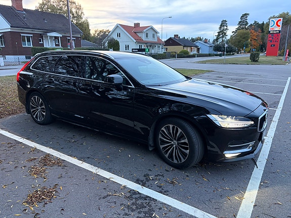 Volvo V90 2 of 6