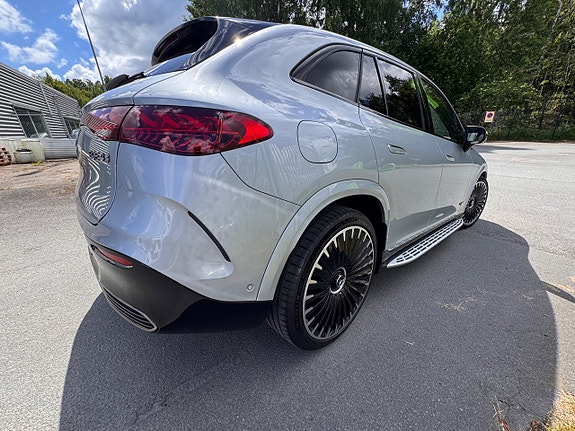 Mercedes-Benz EQE43 SUV 13 of 20