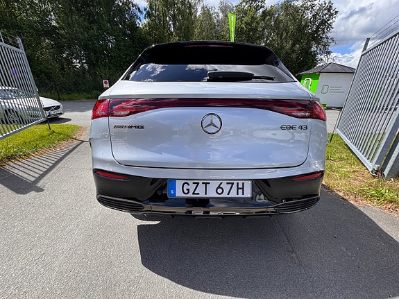 Mercedes-Benz EQE43 SUV 15 of 20