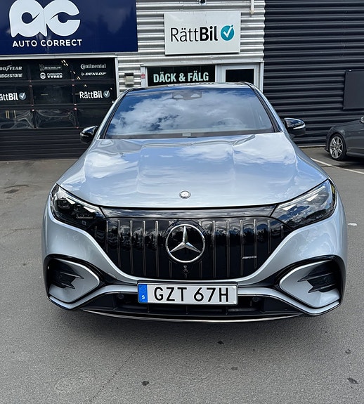 Mercedes-Benz EQE43 SUV 17 of 20