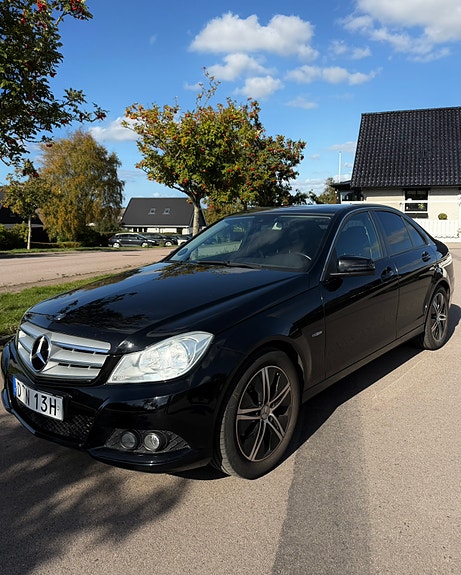 Mercedes-Benz C200 3 of 14