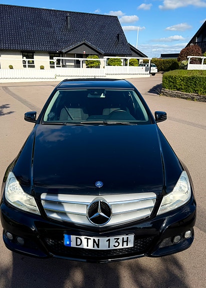 Mercedes-Benz C200 2 of 14
