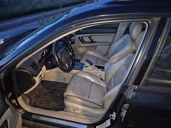 Subaru Outback 4 of 4