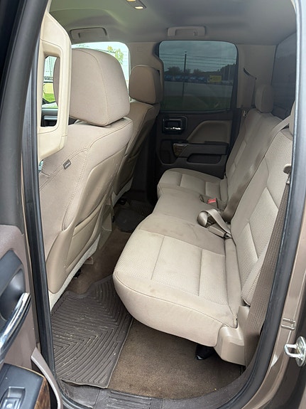 Chevrolet Silverado 1500 5 of 6