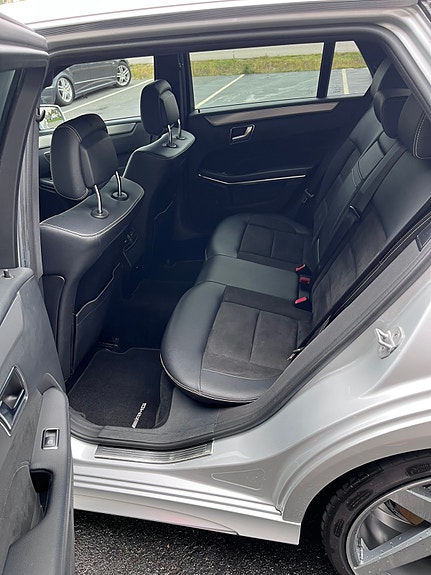 Mercedes-Benz E220 7 of 7
