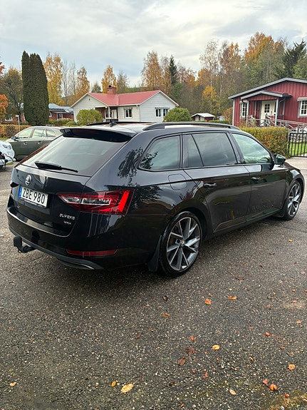 Skoda Superb 3 of 6
