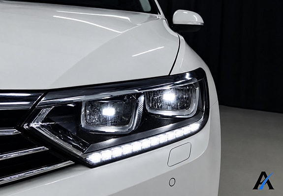 Volkswagen Passat 7 of 24