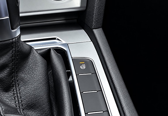 Volkswagen Passat 16 of 24