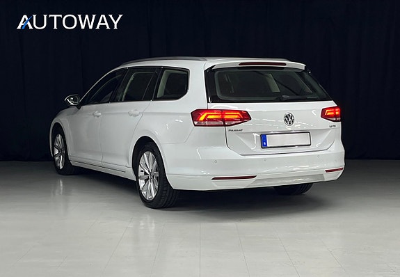 Volkswagen Passat 6 of 24
