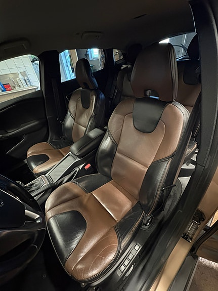 Volvo V40 Cross Country 6 of 12