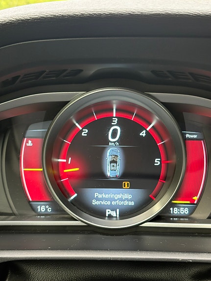 Volvo V40 Cross Country 9 of 12