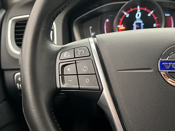 Volvo V60 12 of 26