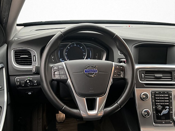 Volvo V60 13 of 26